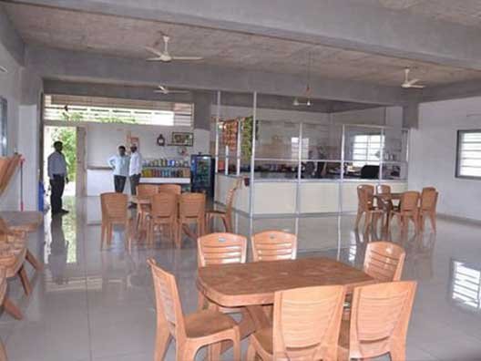 clean-and-spacious-college-canteen-area-with-seating-arrangements
